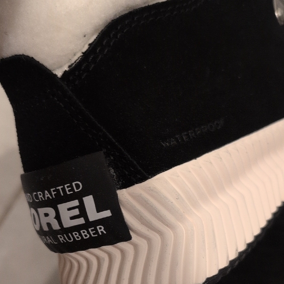 Sorel Women's Black and Cream Winter Boots - Picture 6 of 13